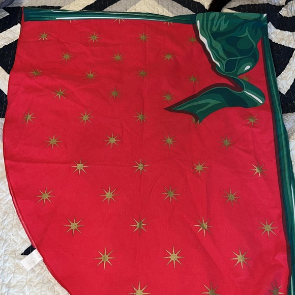 Large Oval vintage Christmas tablecloth cotton 60” x 82” - Picture 5 of 5